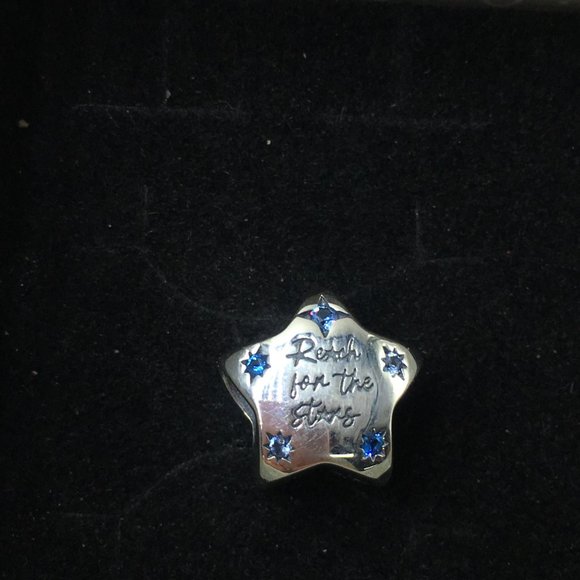 Pandora Bold Sparkling Star Charm - Picture 2 of 4